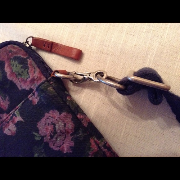 Lucky Brand Bags Lucky Laptop Case Super Cute Poshmark